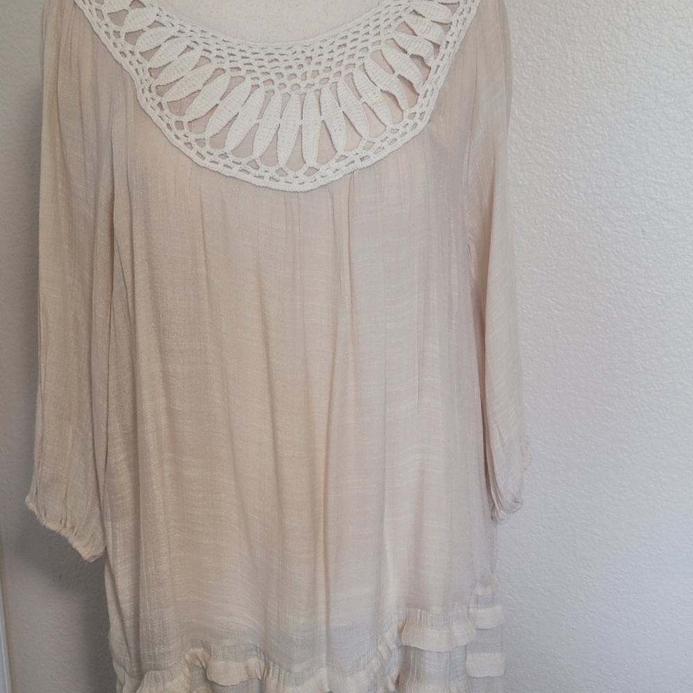 Cal Style tan ruffled crochet tunic top NWT